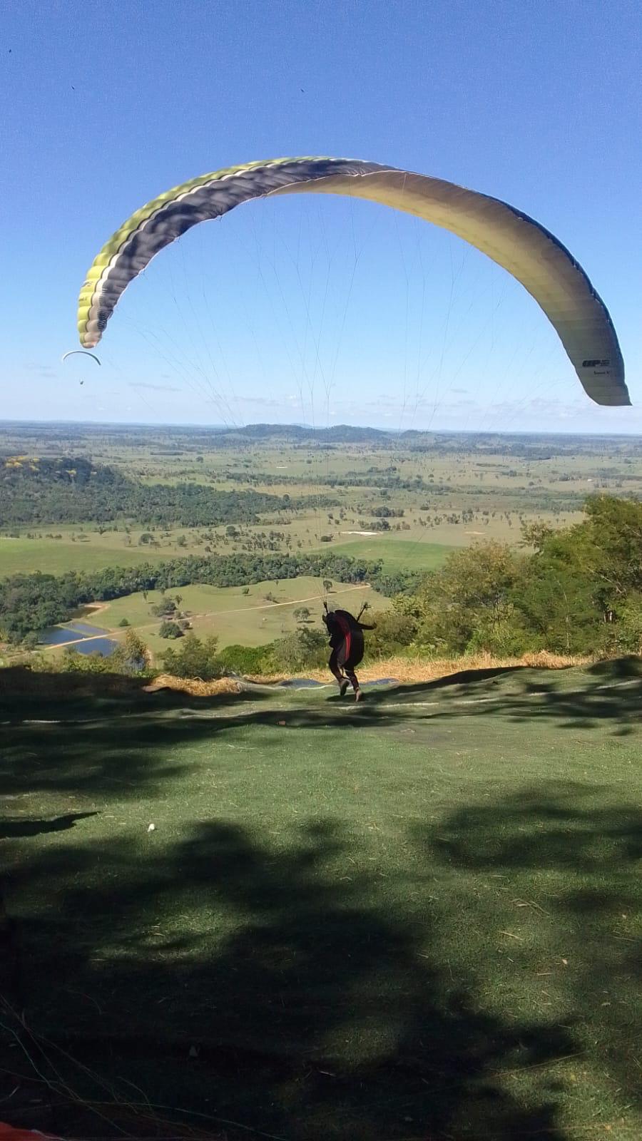 Decolagem de parapente